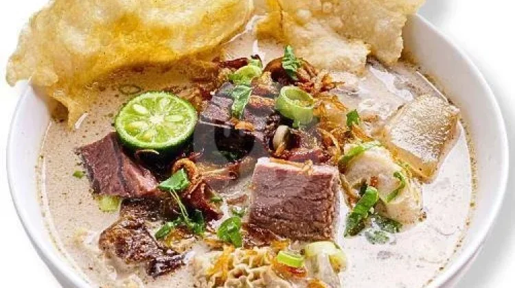 Soto Betawi, Kuliner Khas Jakarta yang Gurih, Kaya Rempah, dan Bersejarah