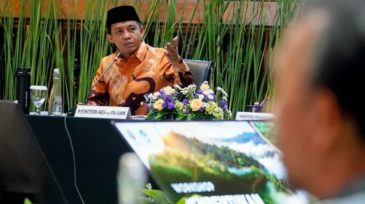 Menhut Raja Antoni Siapkan Draft Perpres Badan Pengelola Gambut-Mangrove