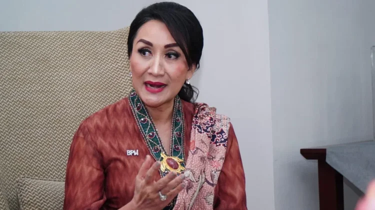 Hari Batik Nasional, Giwo Rubianto Ajak Masyarakat Terus Cintai Batik