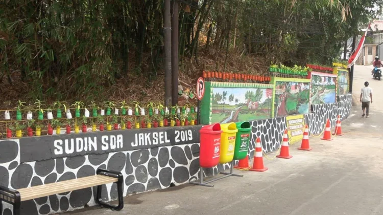 Penataan Lingkungan Kemang Timur Dilengkapi Sarana Edukasi