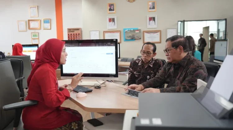 Tinjau Mal Pelayanan Publik, Gubernur Pramono Minta Layanan Makin Mudah dan Cepat