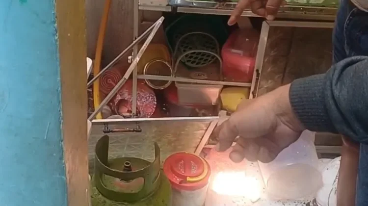 Diduga Tabung Gas LPG Bocor, Rumah Warga Kalibaru Rusak Parah