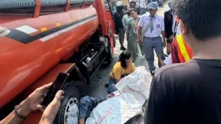 Gagal Menyalipt, Penumpang Sepeda Motor Tewas Disambar Truk Tangki di Cilincing