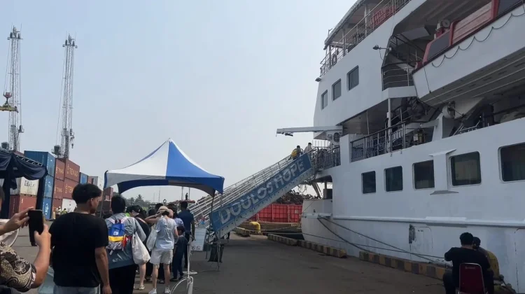 Doulos Hope Hadirkan Ribuan Buku di Tanjung Priok