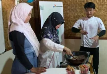 Pelaku UMKM Antusias Ikuti Workshop Hampers Cookies Lebaran