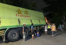 Truk Jeblos di Puri Jakbar hingga Malam Belum Dievakuasi