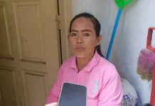 Kesulitan Air, Warga Tambora Terpaksa Pasang Pipa Baru