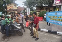 Polres Metro Jakarta Utara Pererat Sinergi Pers lewat Bagi Takjil