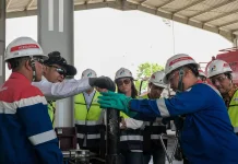 Pertamina Tinjau Distribusi Avtur di Halim Perdana bersama Pemred Media Massa Nas