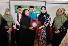 TP PKK Jakpus dan MUI Santuni 80 Anak Yatim dan Lansia
