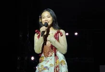 Kebaya Jadi Inspirasi Penampilan Panggung Yura Yunita