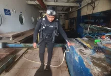 Penyelam Sea World Ancol Tetap Berpuasa saat Bertugas