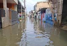Banjir 40 Cm Masih Rendam Permukiman Warga Duri Kosambi