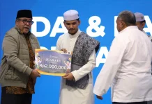 Wagub Rano Serahkan Penghargaan Kompetisi DAI Masa Depan