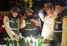 Satpol PP Menteng Amankan 82 Botol Miras dari Sejumlah Lokasi