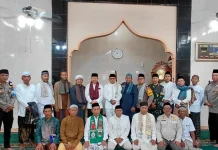 Bupati Kepulauan Seribu Salat Idulfitri di Untung Jawa
