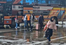 H+5 Lebaran, Terminal Terpadu Pulo Gebang Masih Dipadati Penumpang Arus Balik
