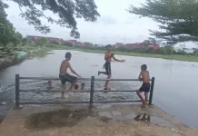 Viral! TPU Budidarma Berubah Jadi 'Waterpark' Gratis