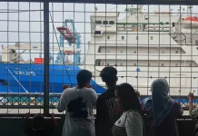 Potret Perjuangan Perantau di Gerbang Dermaga Tanjung Priok