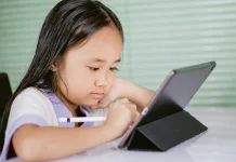Sembilan Cara Ampuh Mengatasi Anak Kecanduan Gadget Efektif