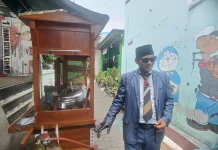 Jadi Langganan Bu RT, Bakso "Parlente" Harga Merakyat