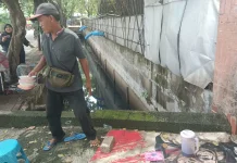Aroma Soto yang Kalah oleh Bau Selokan Ancol