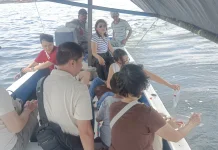 Tradisi Ceng Beng di Cilincing Ramai, Warga Lakukan Larung Abu