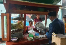 Harga Plastik Kiloan Melonjak, Pedagang Tradisional Cilincing Mengeluh