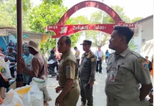 Ribuan Warga Kepulauan Seribu Terima Bantuan Pangan Bulog