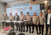 Gencarkan Kamtibmas, Polres Jakut Amankan Barang Bukti Sajam