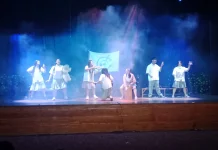 Remaja di Panggung Teater: “Dipaksa Dewasa” sebagai Cermin Realitas Generasi Muda