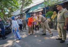 Hari Kartini, PAM Jaya Beri Bantuan Toren Air