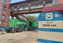 Fasilitas JPO Marunda Memprihatinkan: Kaca Pecah, Lift Mati