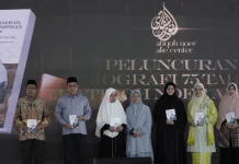 Mengabadikan Jejak Ulama Perempuan: Buku 75 Tahun Hj. Atiqoh Noer Alie Diluncurkan