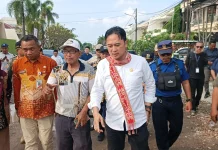 Terima Aduan Warga, Kevin Wu Sidak Pabrik Kerupuk di Kebon Jeruk Jakbar