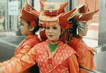 Meniti Jejak Seni dan Pendidikan, Dedikasi Seorang Guru Tari Muda Minangkabau