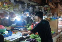 Harga Cabai hingga Tomat Naik, Pedagang Sayur di Jakbar Keluhkan Omzet Menurun