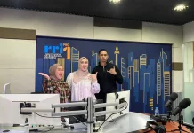 Fadhilah Intan dan Daniesh Rilis Duet Romantis Simpul