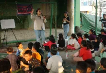 Jurnalis Cilik Belajar Teknik 5W 1H di Kolong Jembatan Cilincing