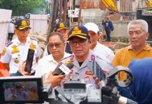 Perbaikan Jalan Amblas,  Jalan Raya Lenteng Agung Ditutup Sementara