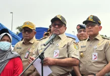 Pemprov DKI Petakan Saluran Lama Armco Cegah Jalan Amblas