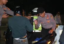Polres Jakbar Tangkap Empat Orang Bawa Narkoba dan Tramadol saat Patroli