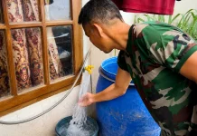 Warga Condet Bersyukur, Air PAM Lebih Jernih