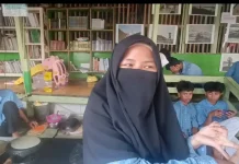 Tak Ada Kata Terlambat: Semangat Salma Merajut Mimpi Melalui Pendidikan Paket B