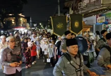 Warga Jakarta Timur Sambut Tahun Baru Islam dengan Pawai Obor