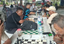Asa Membangun Sekolah Catur di Kolong Tol Sungai Bambu