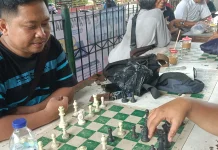 Bukan Sekadar Hobi, Pecatur Kolong Tol Suarakan Harapan Masa Depan Catur Indonesia