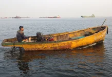 Kisah Perjuangan Gembong Menaklukkan Laut Tanpa Kaki Kanan