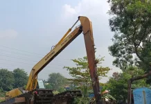 Satpol PP Tertibkan 29 Bangunan Liar di Bantaran KBB Tanah Abang