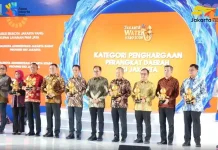Wujudkan Akses Air Bersih, Bupati Kepulauan Seribu Terima Penghargaan Bergengsi